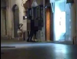 Taormina, coppia fa sesso in corso Umberto