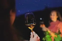 Torna "Calici di stelle in Sicilia, appuntamenti fino al 20 agosto. Ecco le cantine che aderiscono