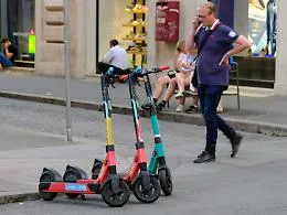 Monopattini, obbligo Rc auto rinviato: ma tra due settimane scatta l'ora x