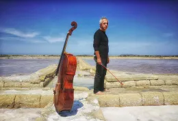Sollima: &laquo;La musica pu&ograve; salvare&raquo;. Il violoncellista domani a Catania e gioved&igrave; a Noto, il 3  l'oratorio "Istoria di Sant'Agata" di Filippo Arriva per il Bellini