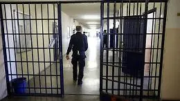 Carceri, polizia penitenziaria in stato di agitazione in Sicilia: sull'isola in 10 anni 606 detenuti in pi&ugrave; e 543 agenti in meno