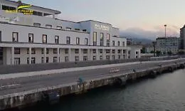 Tangenti per la stazione marittima: due imprenditori si rifiutarono, un terzo vers&ograve; 90 mila euro
