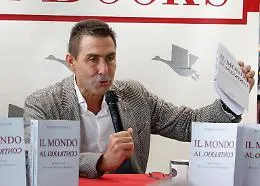 Vannacci &ldquo;professore&rdquo; di fascismo: la storia al contrario che fa infuriare la politica