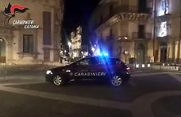 Caltagirone, ruba 46 confezioni di pasta adesiva per dentiere e finisce in carcere