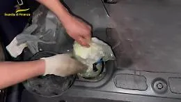 Nel serbatoio dell'auto aveva 11 chili di cocaina per un valore di oltre un milione di euro: arrestato corriere della droga