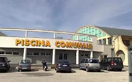 Ragusa, tragedia sfiorata alla piscina comunale: bimba di 3 anni colpita da sindrome di annegamento