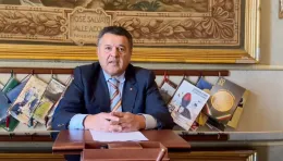 Scritta sessista sui muri di Scicli, il sindaco Marino: "Un messaggio inaccettabile"