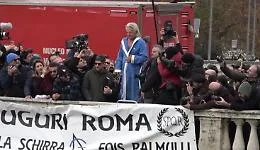 Mr Ok rinuncia all'ultimo momento e non si tuffa nel Tevere: &laquo;E' pericoloso&raquo;&nbsp;