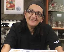 La recensione folle della pizzeria: &laquo;Seduto vicino ai gay&raquo;. E la titolare: &laquo;Non torni, non la vogliamo&raquo;