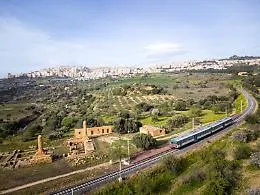 Per la Sagra del Mandorlo in Fiore tornano i treni storici tra Agrigento, la Valle dei Templi e Porto Empedocle