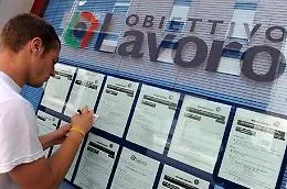 Caltanissetta, occupazione in crescita ma &egrave; molto precaria: un lavoratore su tre ha il contratto part time