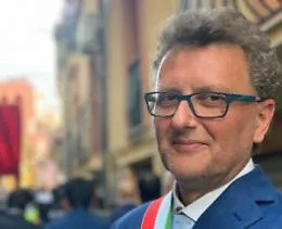 Maurizio Dipietro si congeda da Enna: undici anni di riscatto tra rifiuti, cultura e parco urbano