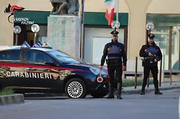 Palermo, incendio doloso distrugge mezzi di una ditta edile al Cep. Controlli e alta tensione allo Zen