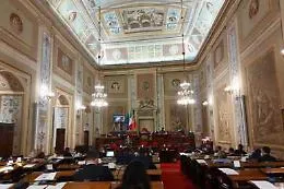 Il caso SeeSicily scuote la politica, M5S all'attacco: &laquo;Schifani tolga il turismo dalle mani di Fratelli d'Italia&raquo;