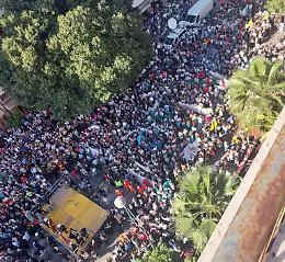Strage di Capaci, il 23 maggio e i cortei che cambiano: la Fondazione Falcone all'albero, ma i giovani lanciano il loro piano