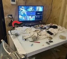 &laquo;Siamo clienti&raquo; e invece erano i carabinieri: arrestati quattro pusher a Catania