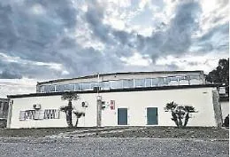 Catania, l'avvocato si aggiudica all'asta giudiziaria lo stabilimento dei clienti