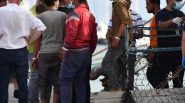 La stretta negli Stati Uniti senza precedenti: arresti ed espulsioni per i migranti e fino a 20 anni di carcere