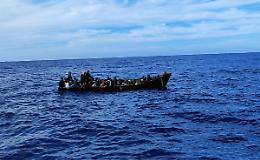 Soccorsi in mare un gommone e due barchini: Lampedusa torna ad essere presa d'assalto