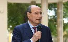 &laquo;Tensioni in maggioranza? &Egrave; il clima pre-amministrative&raquo;. Schifani nega la crisi e festeggia lo Statuto dell'autonomia