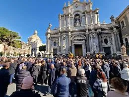 I funerali di Trantino al Duomo di Catania. L'arcivescovo Renna: &laquo;Un uomo del nostro tempo, che ha fatto grande la citt&agrave;&raquo;