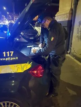 Movida fuori controllo: cibi scaduti nel pub e alcol ai minori, raffica di multe ad Agrigento