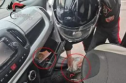 Carabinieri in moto bloccano due pusher "ben forniti" in via Garibaldi