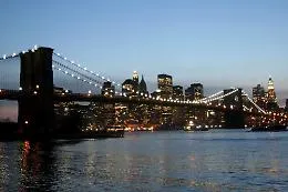 Veliero contro Ponte di Brooklyn a New York, 2 morti e 17 feriti