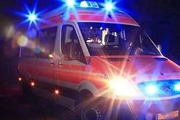 Operaio muore dopo la caduta da un cestello elevatore in un campo di calcio