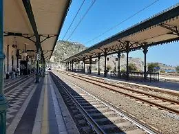 Taormina e Cefal&ugrave;: stazioni ripensate insieme ai cittadini, &laquo;meno impatto e pi&ugrave; servizi&raquo;