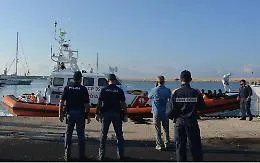 Pozzallo, individuati e denunciati tre scafisti bangladesi