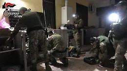 Catania, l'operazione Khalipha smantella banda di rapinatori: 7 arresti