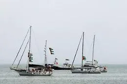 Aereo charter con 26 italiani della Flotilla decolla per Istanbul: la Farnesina assicura assistenza