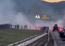 Catania, scontro tra ultras vicino Salerno dopo la trasferta a Giugliano