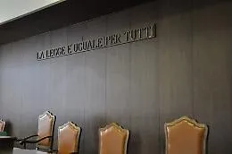 Violenza sessuale e maltrattamenti alla figlia, chiesta condanna per un netturbino