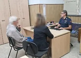 Botte e minacce ai genitori per costringerli ad andare via da casa: 31enne arrestato a Catania