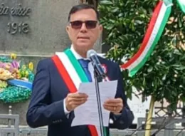 Il sindaco Longo azzera la giunta, inserir&agrave; anche il Pd rientrato nella maggioranza