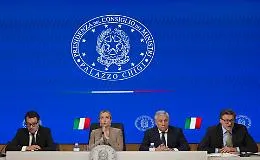 Manovra, c'&egrave; la bozza da 137 articoli: dalla rottamazione delle cartelle alla tassa sui "paperoni"