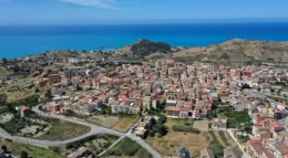 Esplosi colpi di pistola contro l'abitazione di un operaio