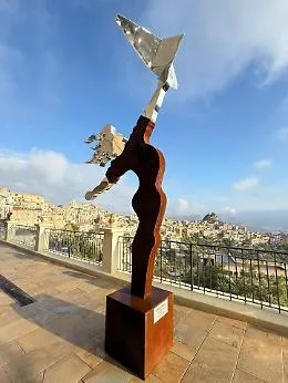 Restaurato il belvedere dedicato a Miceli, vittima della mafia nel 1945: collocata una statua simbolo di riscatto e libert&agrave;