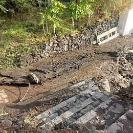 Stromboli, Ginostra nel caos dopo dieci minuti di pioggia: &laquo;Fango e detriti alluvionali&raquo;