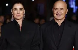 Luisa Ranieri: &laquo;La mia preside, un'eroina del nostro tempo&raquo;