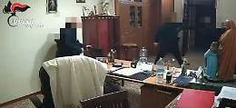 Gela, l'accoltellamento in diretta: cos&igrave; don Nunzio Sam&agrave; &egrave; stato ferito da un fanatico con problemi psichici