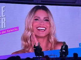 Festival dello Spettacolo a Milano: Gerry Scotti inaugura, Michelle Hunziker incanta e domenica Fiorello e Renato Zero promettono uno show indimenticabile