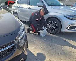 Catania, in corso Indipendenza con la marijuana nel sacchetto: denunciato pregiudicato di Patern&ograve;