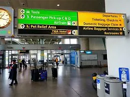 Lo shutdown paralizza l'America: stop ai voli dal JFK di New York, ansia per i dipendenti italiani dell'Amministrazione Usa