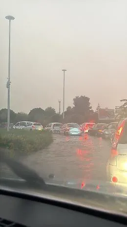 Palermo sott'acqua per un violentissimo nubifragio, tutta la citt&agrave; in tilt (Video)