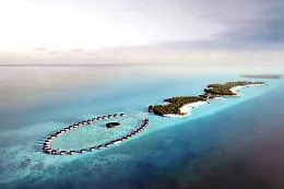 Divieto "generazionale" di fumo alle Maldive, il primo al mondo: vale anche per i visitatori dell&rsquo;arcipelago