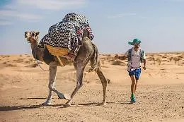 Nel cuore del Sahara: i cento chilometri di silenzio di Carmelo La Delfa