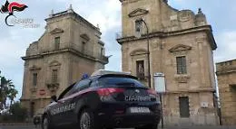 Tra le vie della citt&agrave; con una pistola e tirapugni, denunciati due palermitani